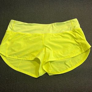 Lululemon size 8 (2.5 inch) speed up shorts